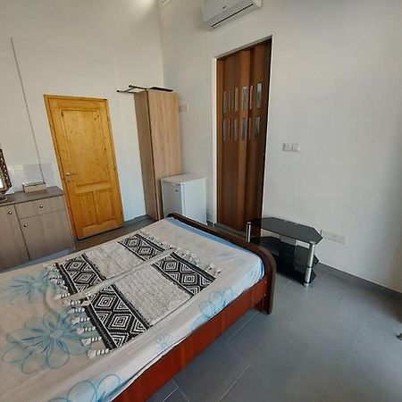 Anna Guesthouse 10 Min Walk From The Beach Larnaca Exterior foto